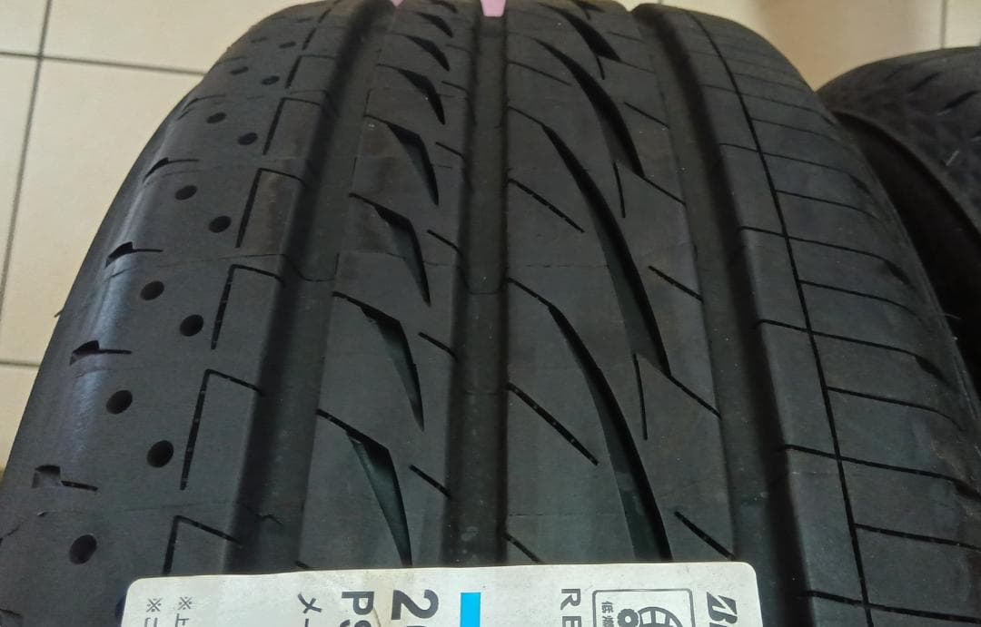 送料含【その①】2本 未使用　ブリヂストンレグノGRVⅡ　205/65R16