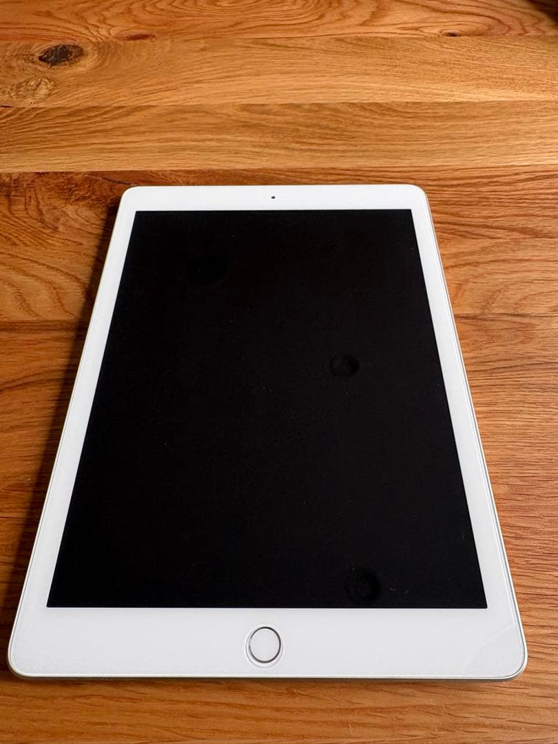 iPad 第6世代 Wi-Fiモデル 32GB