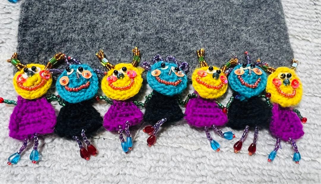 グ*ラ様 貴重！限定品❣️アルベロベロビーズモチーフカラフル刺繍マフラー 超可愛