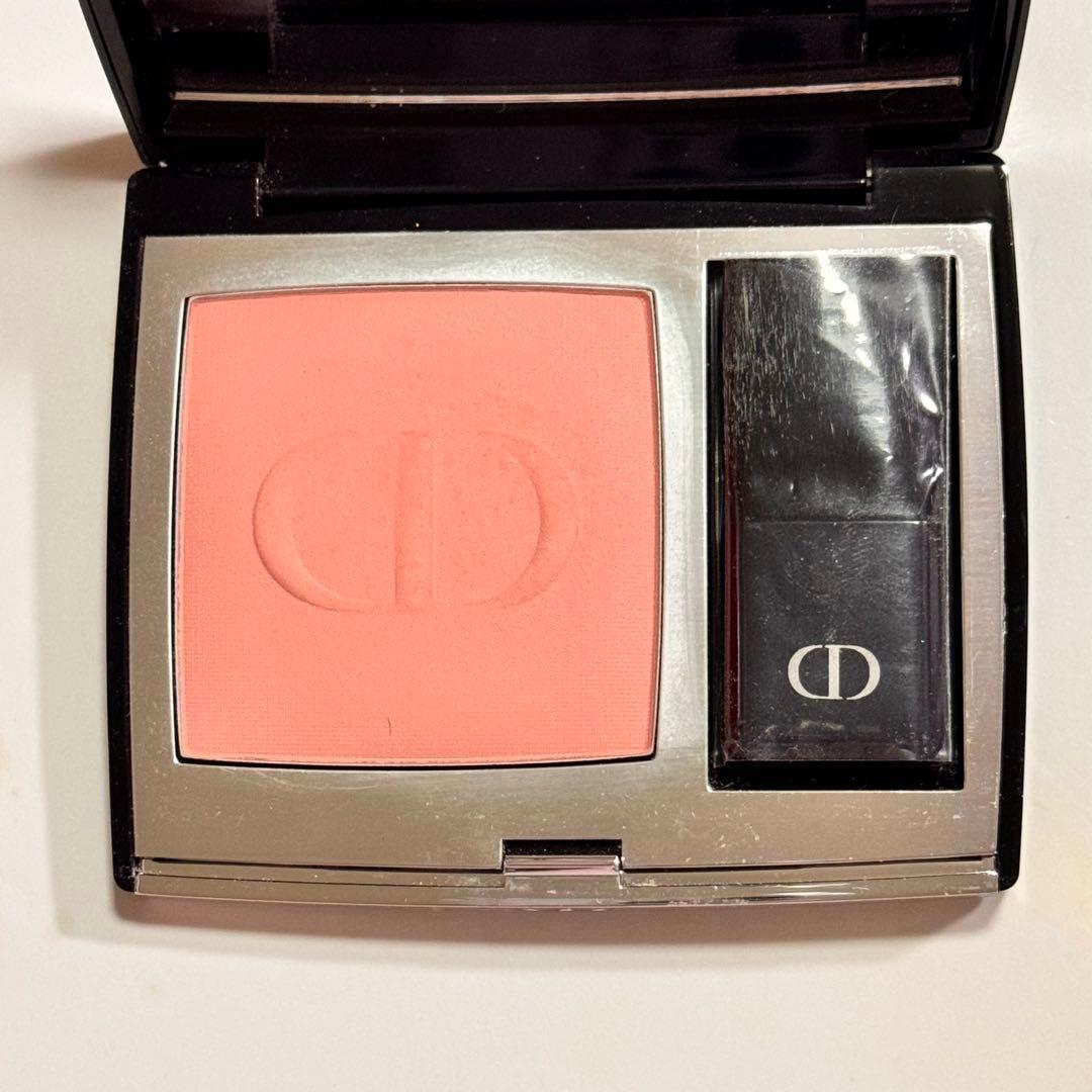 Dior 限定 スキンルージュブラッシュ 732 ピーチコロールサテン
