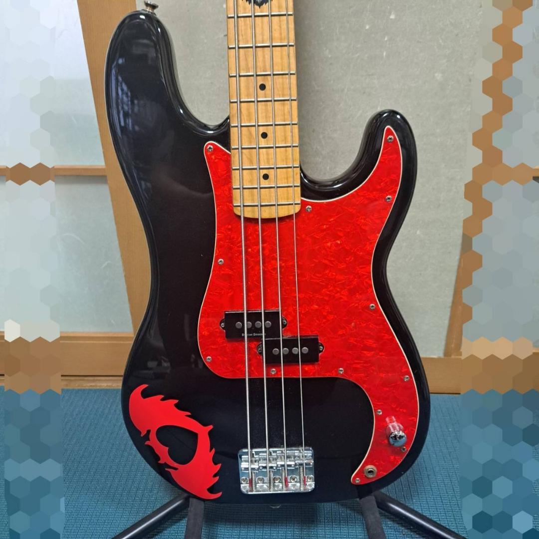 Squier Pete Wentz Precision Bass　スクワイヤー