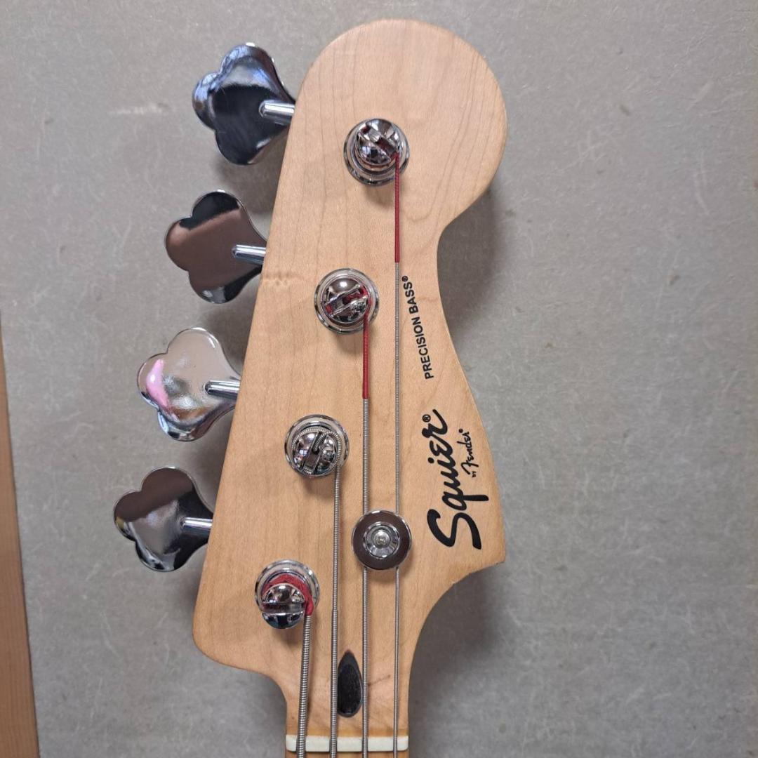 Squier Pete Wentz Precision Bass　スクワイヤー
