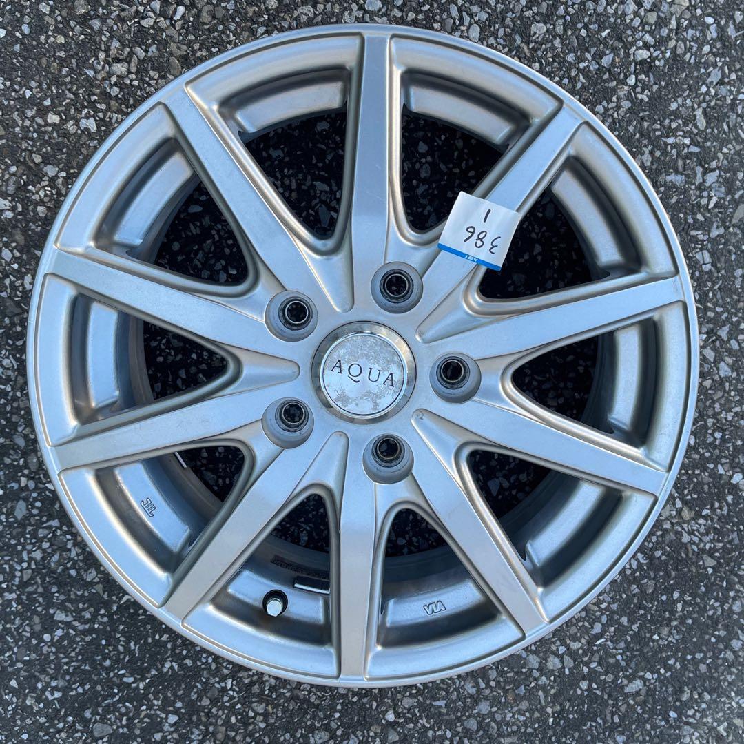 AQUA 15インチ 15x6J+52 114.3-5H 4本セット