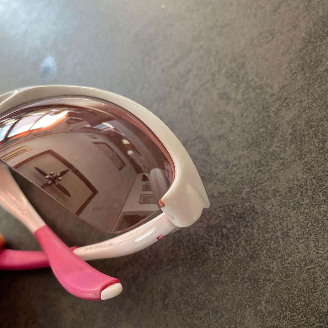ららぽーと横浜正規店購入　OAKLEY ホワイト/ピンク サングラス新品箱付き