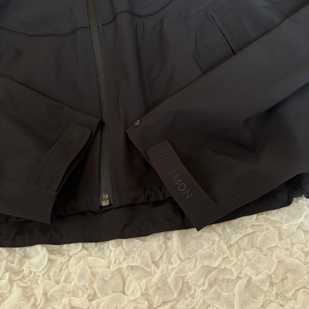 lululemonルルレモン 防水クロップドフーディジャケット
