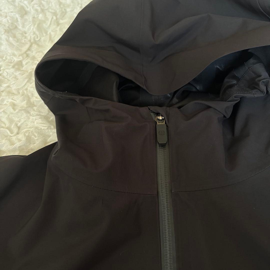 lululemonルルレモン 防水クロップドフーディジャケット