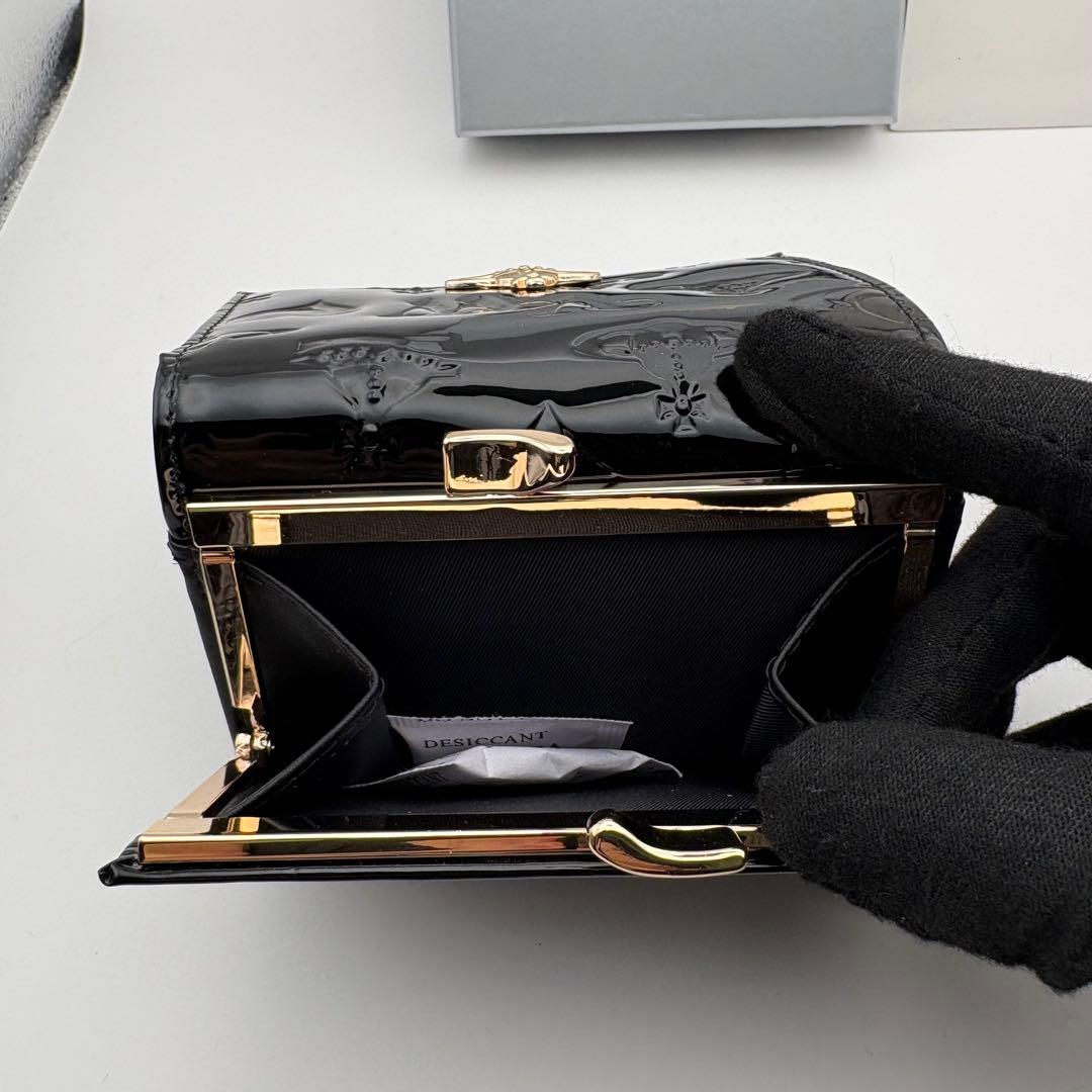 【新品未使用】Vivienne Westwood 三つ折り財布 黒 エナメル