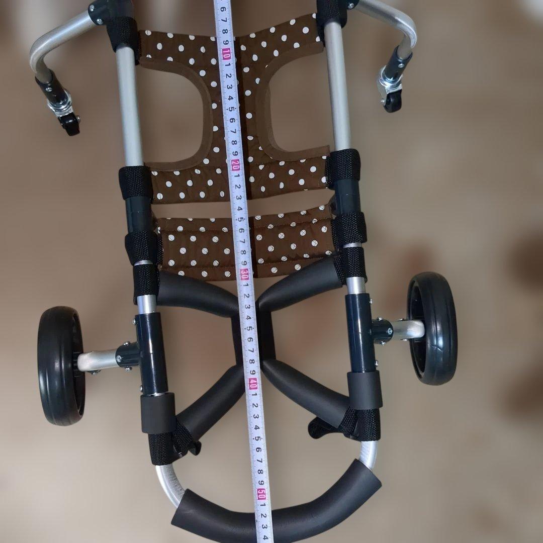 ワンちゃん4輪　リハビリ　食事補助　犬用車椅子　体制維持　犬の歩行器