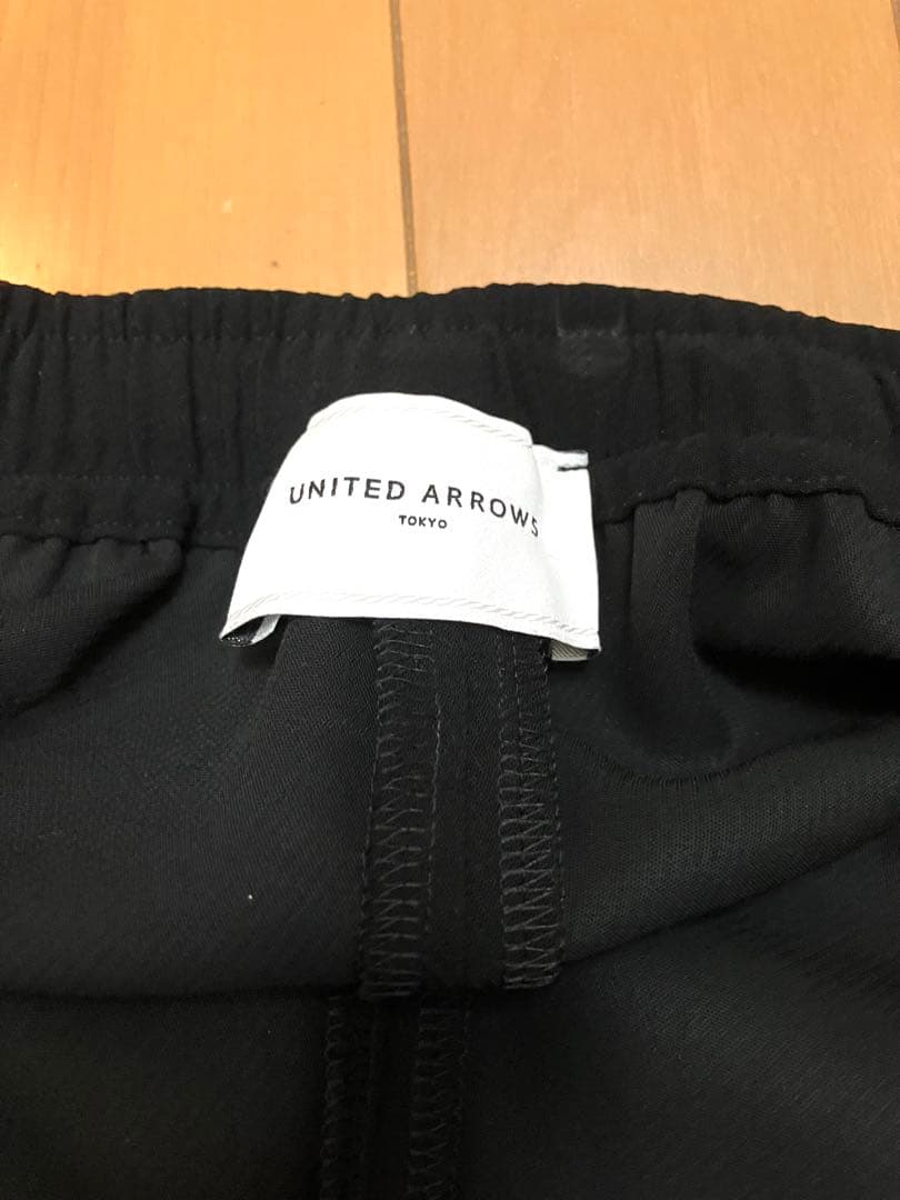 新品タグ　UNITED ARROWS スカート　黒　38