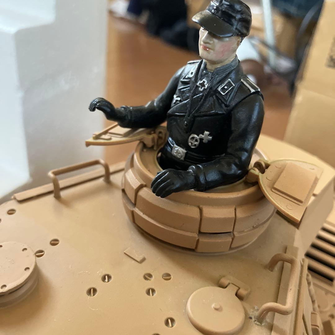 1/16 ヘンロン　ドイツ4号戦車　ラジコン　メタルキャタピラ