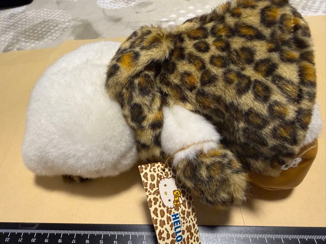 豹柄　ハローキティ　サンリオ