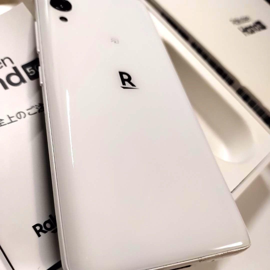 Rakuten Hand 5G ホワイト　 楽天ハンド　美品