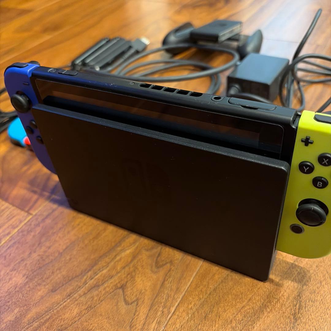 Nintendo Switch 本体 イエロー/ブルー/レッド