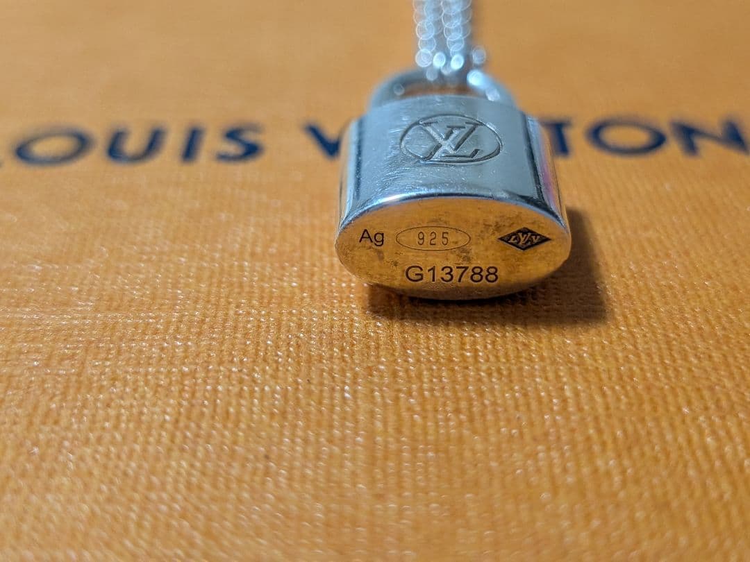 LOUIS VUITTON パンダンティフ シルバー・ロックイット