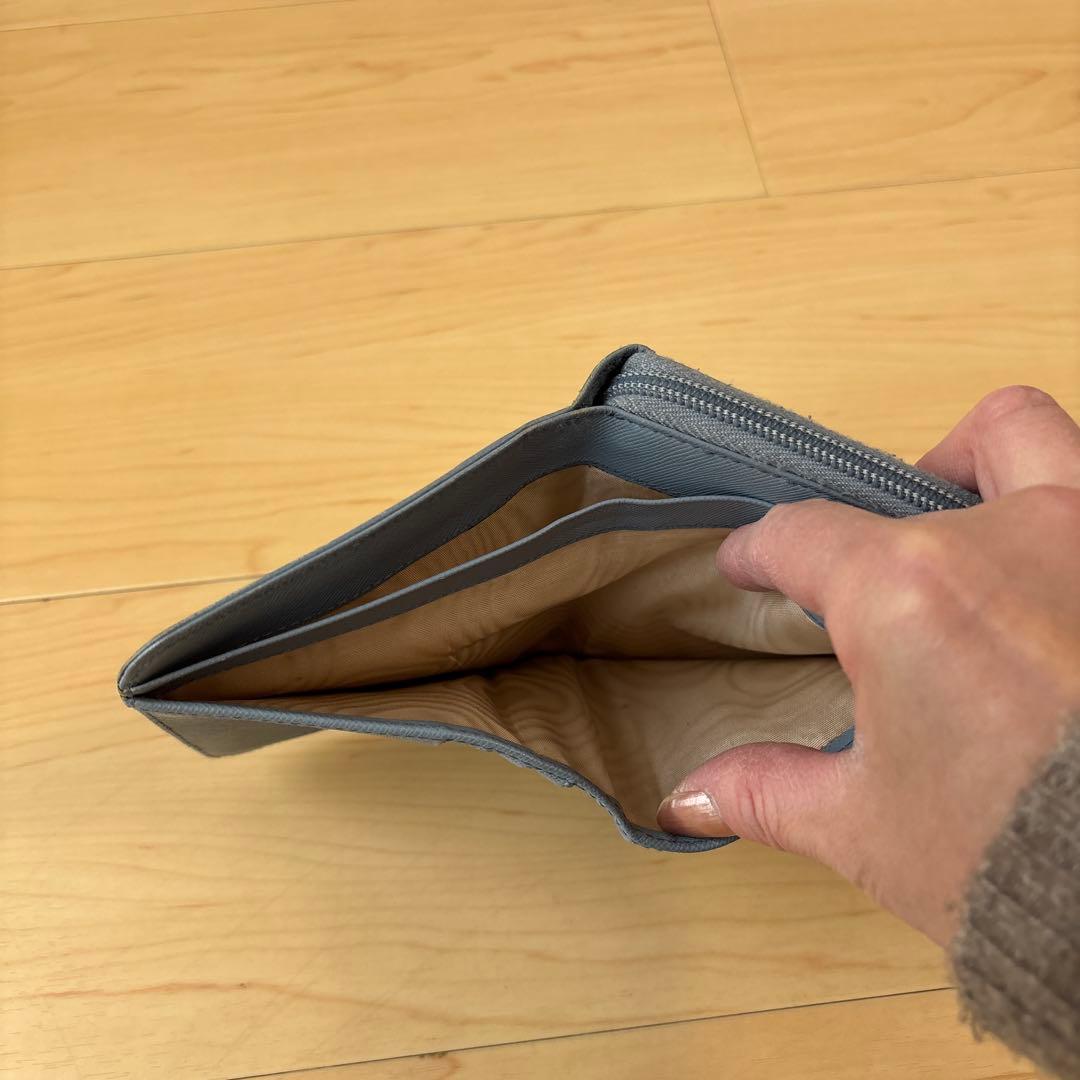 ⭐️プラダ　二つ折り財布
