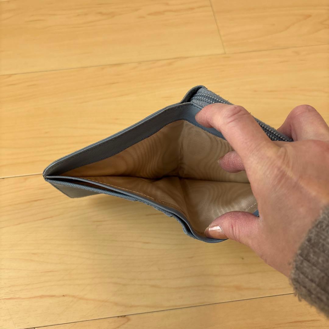 ⭐️プラダ　二つ折り財布