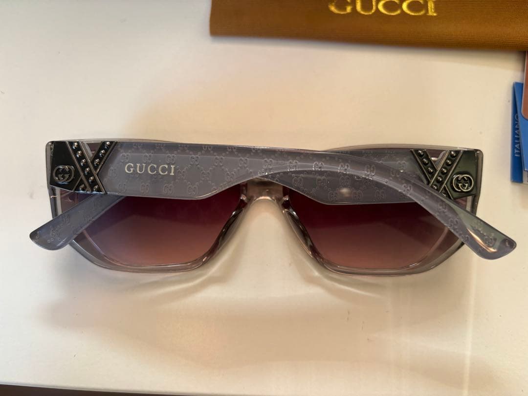 GUCCI 刻印　サングラス　箱&メガネケース付き