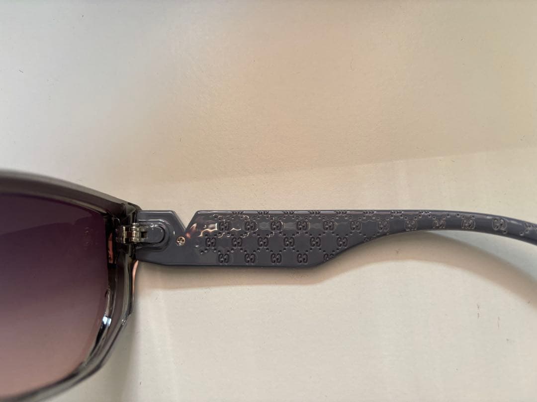 GUCCI 刻印　サングラス　箱&メガネケース付き