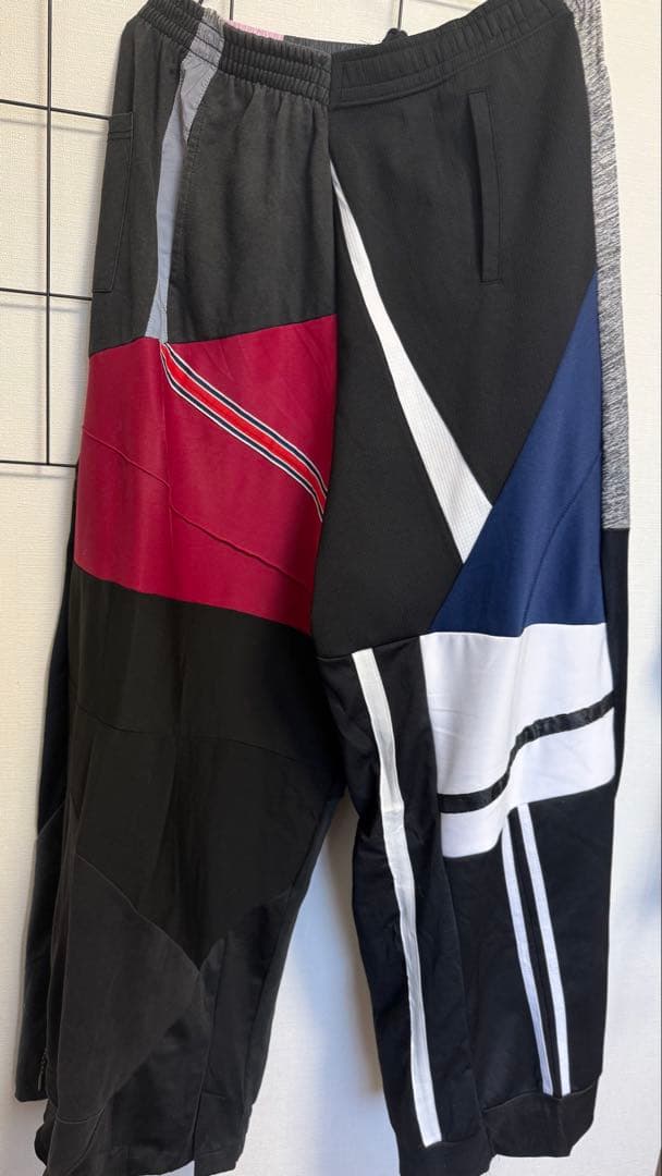 adidas リメイク　トラックパンツ　ワイド