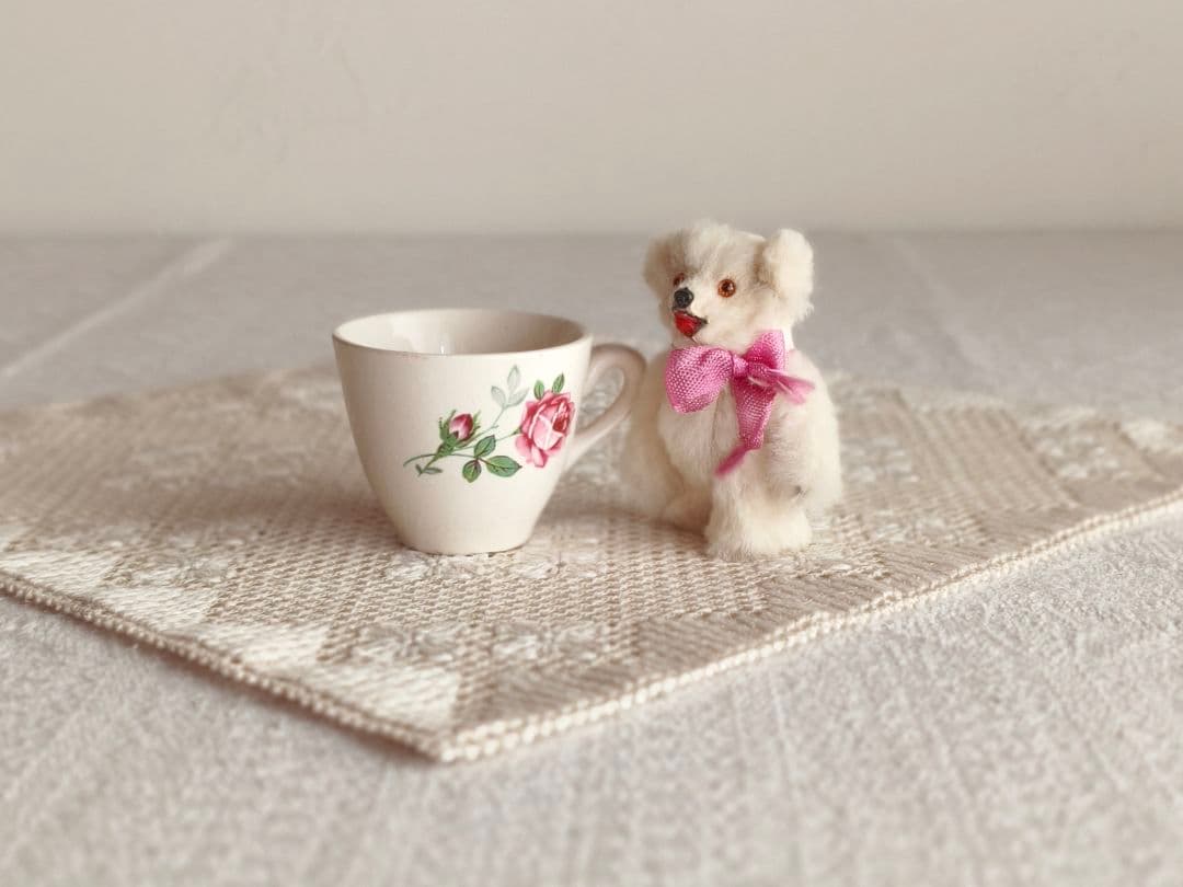 * vintage bear ❀ * もふもふ ピンクリボンの 白クマさん