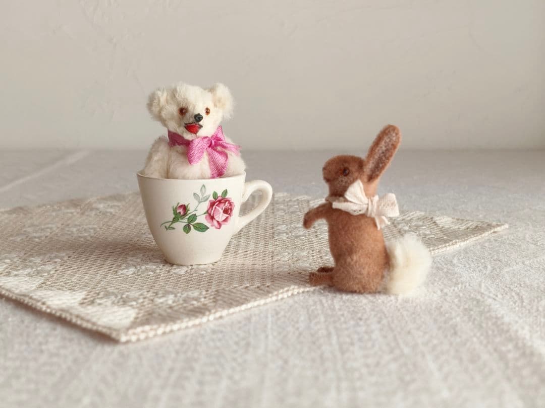* vintage bear ❀ * もふもふ ピンクリボンの 白クマさん