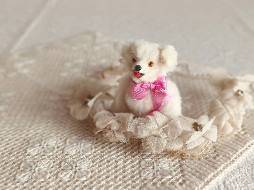* vintage bear ❀ * もふもふ ピンクリボンの 白クマさん