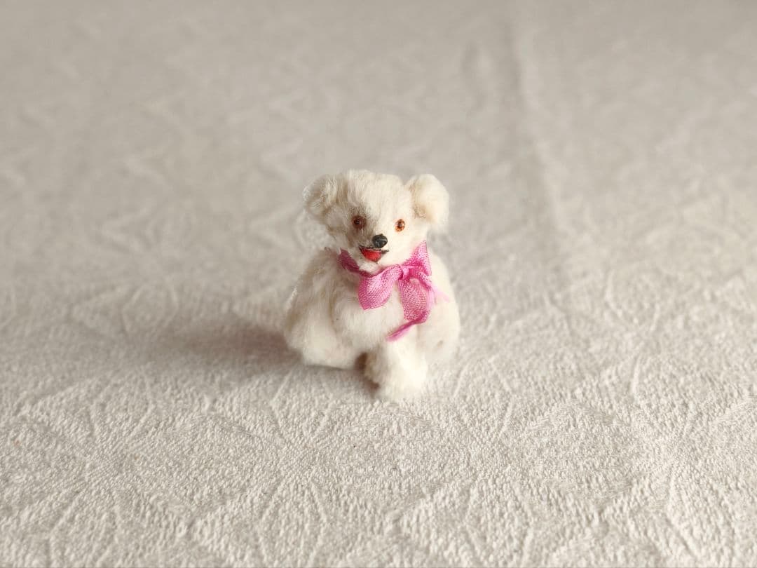 * vintage bear ❀ * もふもふ ピンクリボンの 白クマさん