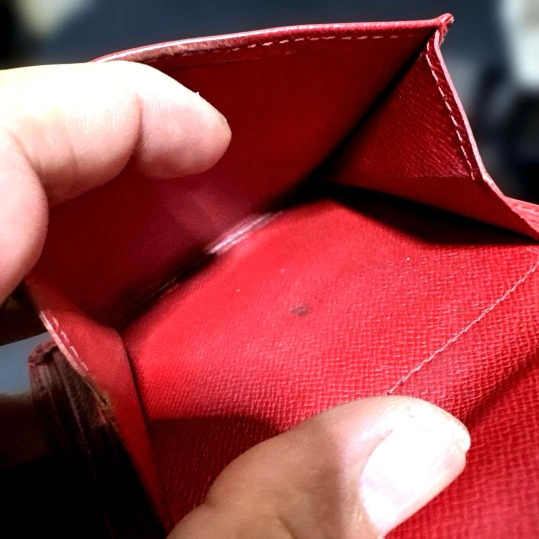 ⑧☆優良品☆エピ♪レッド☆二つ折り財布☆ブック型♪ベルトボタンタイプ