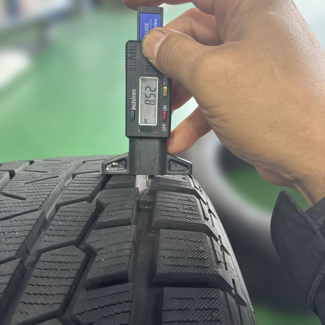 235/55R18 スタッドレスタイヤ　バリ溝