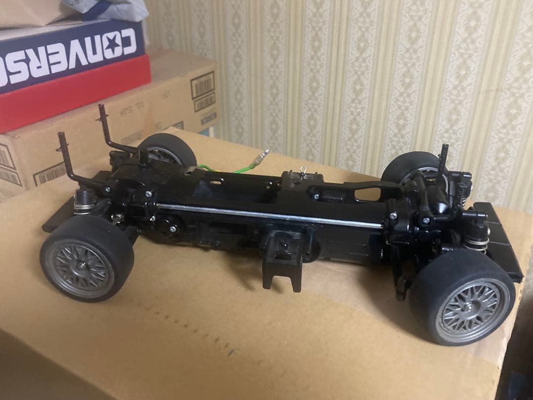 タミヤ１／１０ＴＬ０１、Ｒ３３ＧＴーＲおまけホイール付き