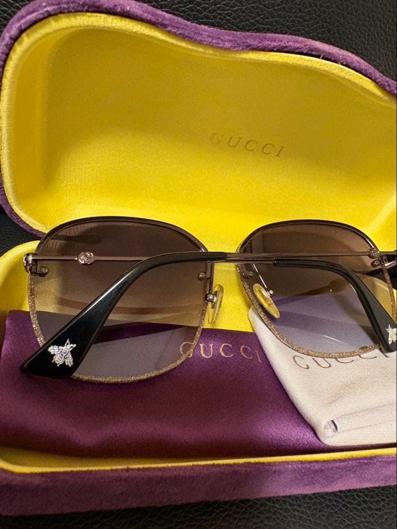 GUCCI ビーズ装飾 グレーサングラス ケース付き