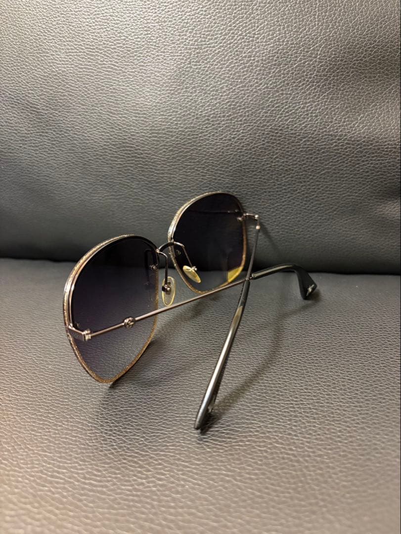 GUCCI ビーズ装飾 グレーサングラス ケース付き
