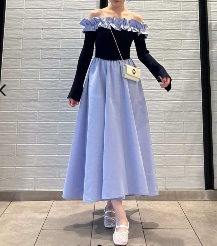 ＼美品❤︎3/2まで掲載／フリルカラーニットコンビワンピース リリーブラウン❤︎