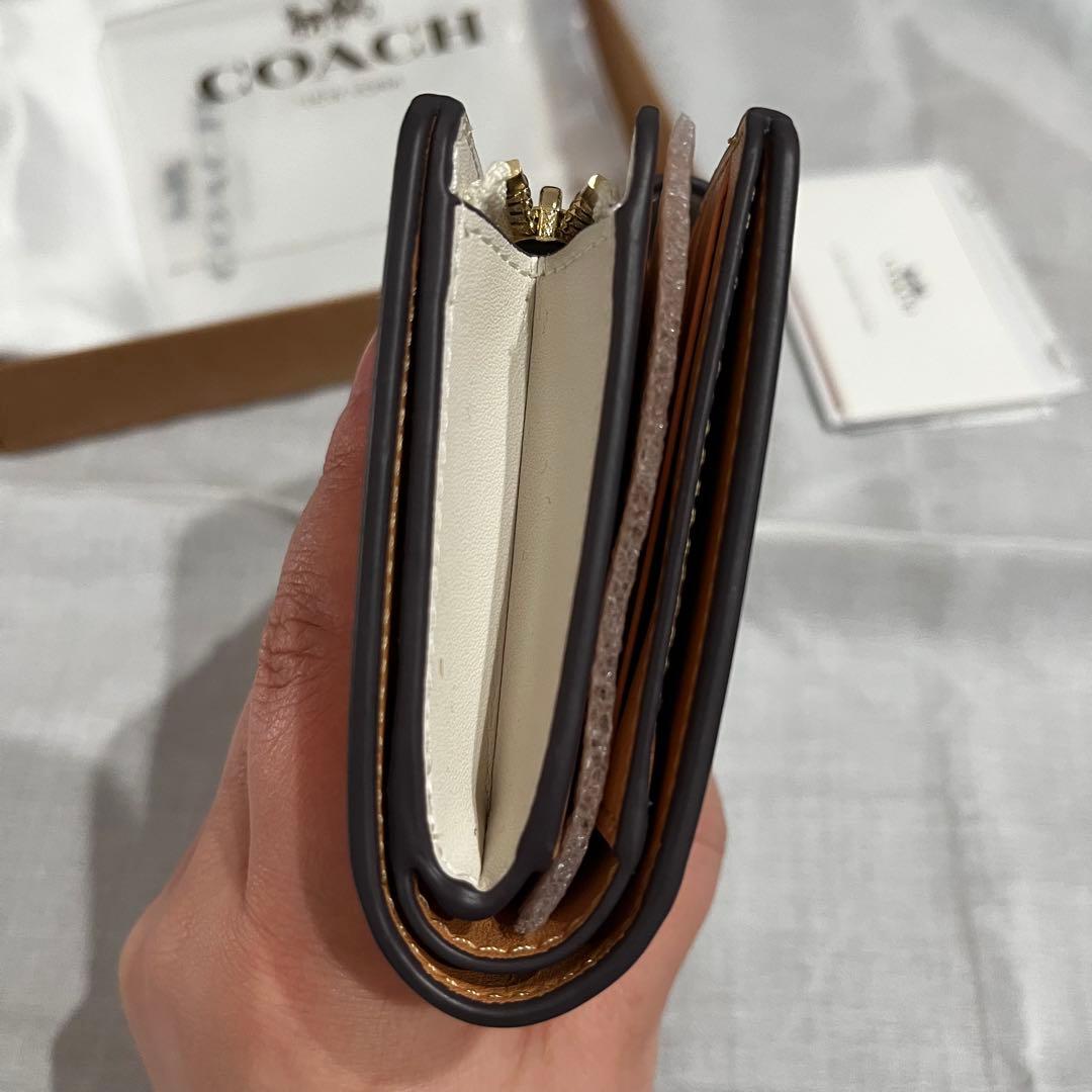 COACH コーチ 花柄 二つ折り財布 ホワイト