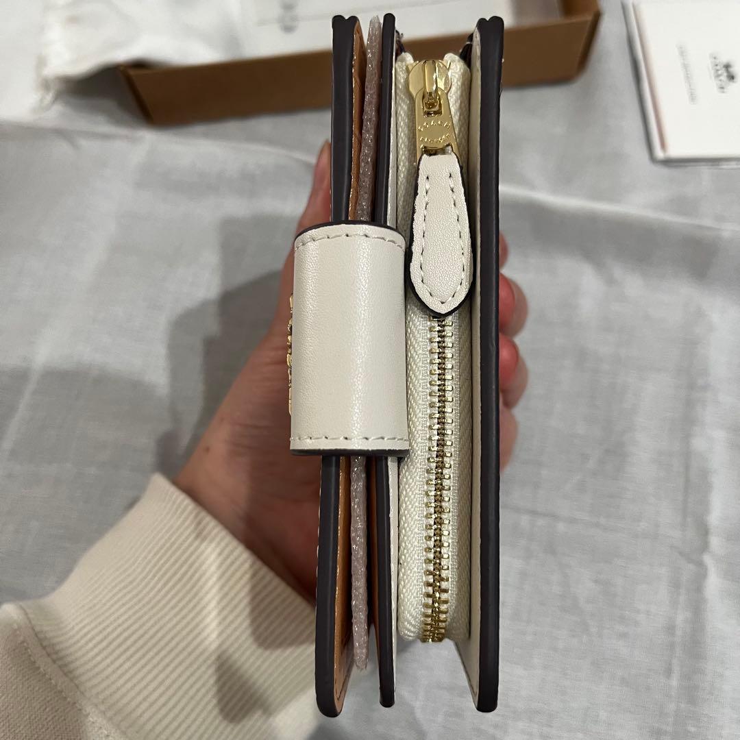 COACH コーチ 花柄 二つ折り財布 ホワイト
