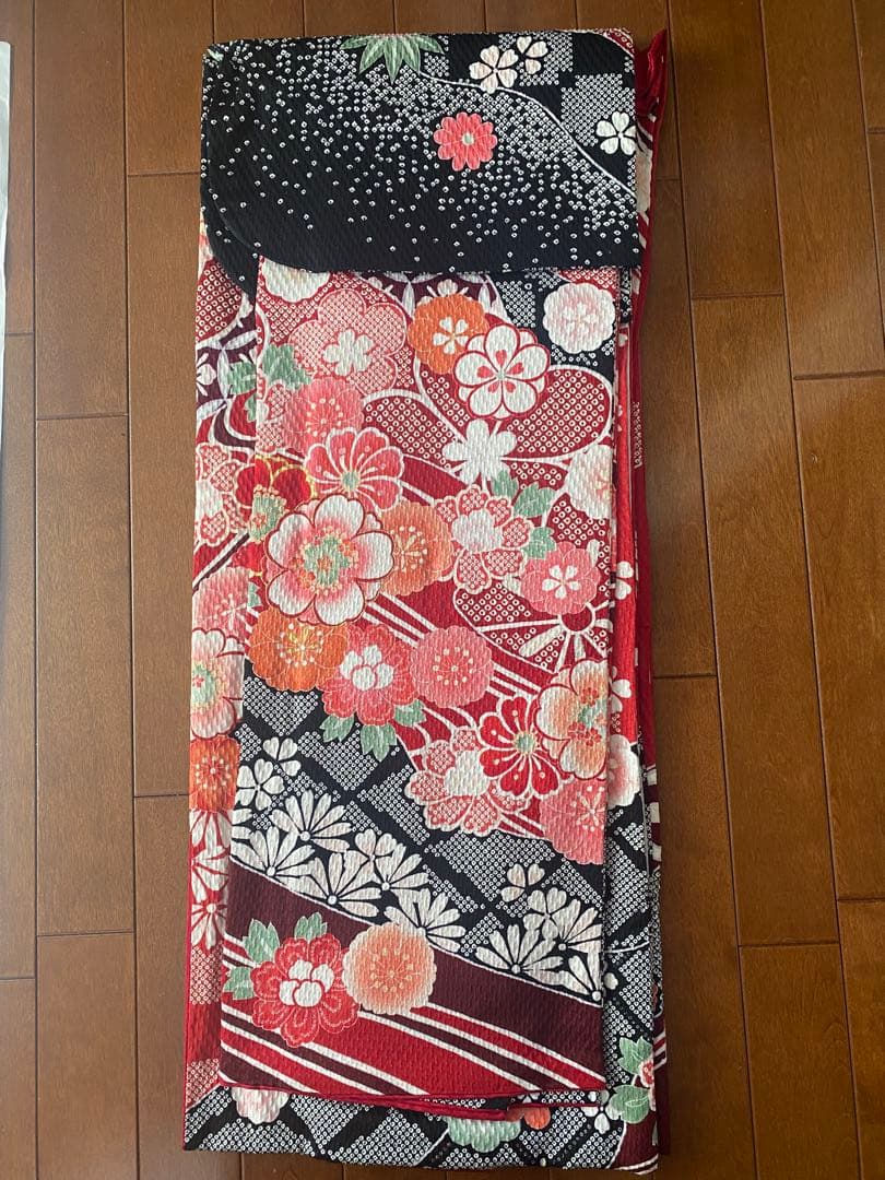 華やかな花柄振袖　成人式　付属品あり