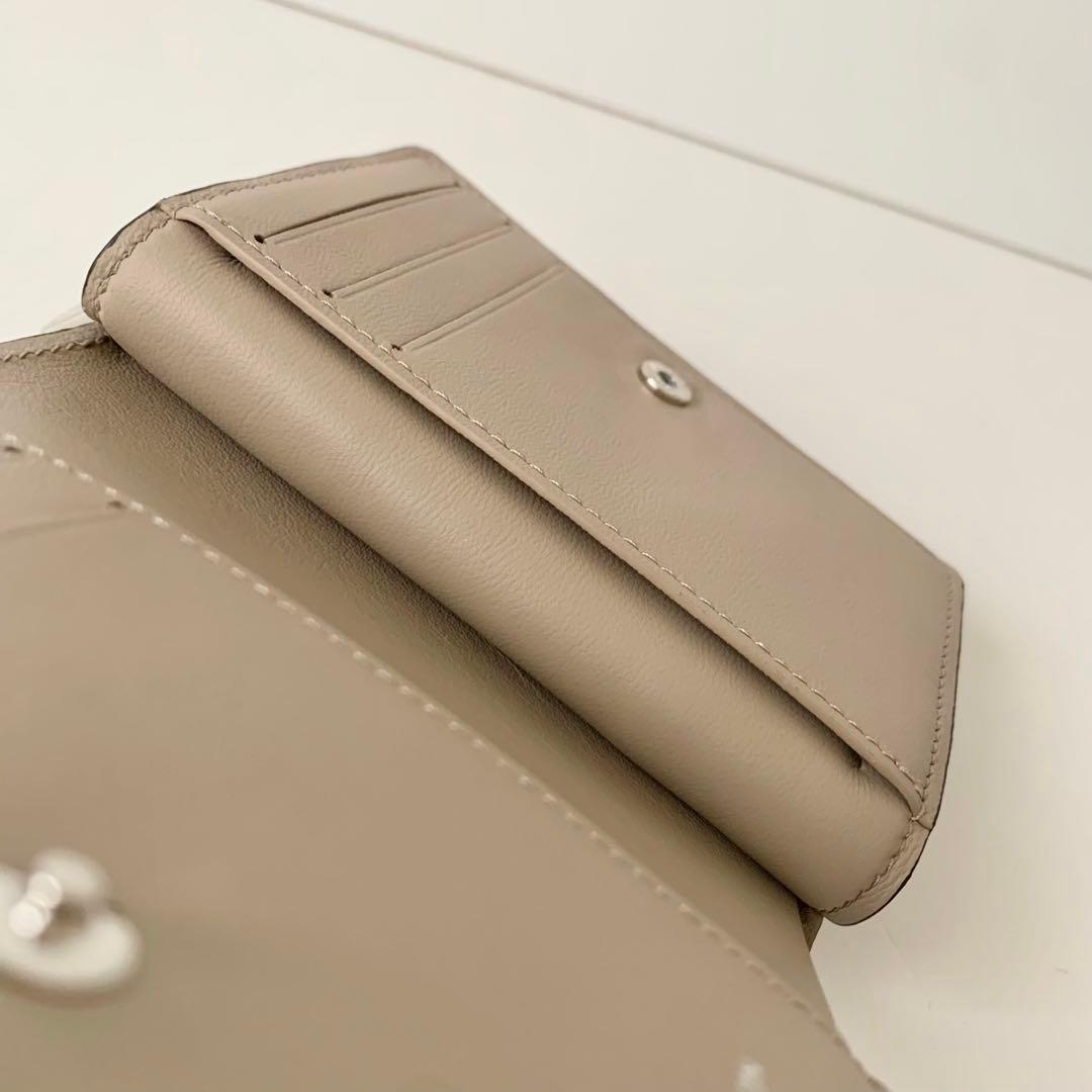 【ルイヴィトン】ポルトフォイユ　クレア　マヒナ　ガレ　グレージュ　折り財布　新品