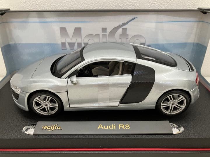 【アウディ RS8】1/18 マイスト ミニカー箱付