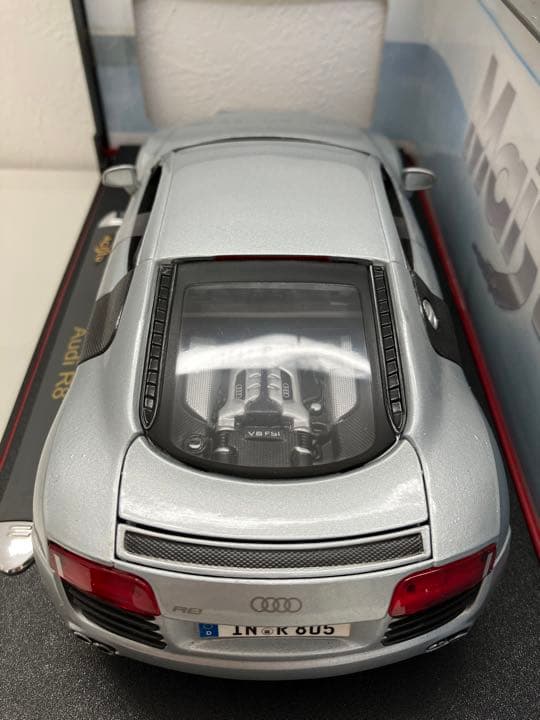 【アウディ RS8】1/18 マイスト ミニカー箱付