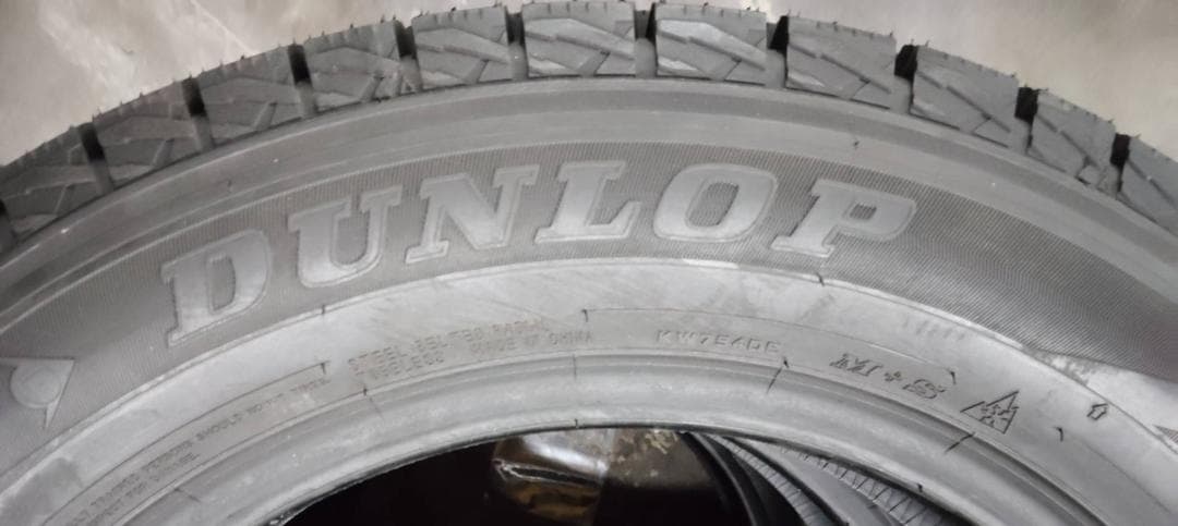 24年新品送料込ダンロップ スタッドレス SJ8 225/60R17 4本セット