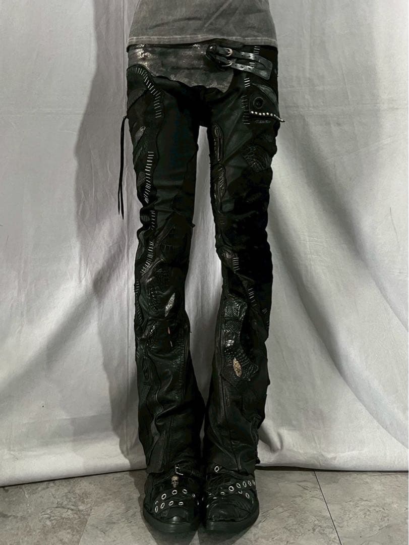 パンツ \"1vfudie\" S09-Panelled leather pants
