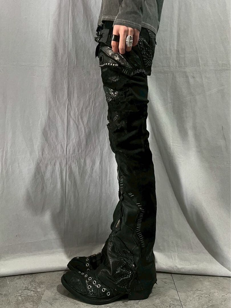 パンツ \"1vfudie\" S09-Panelled leather pants
