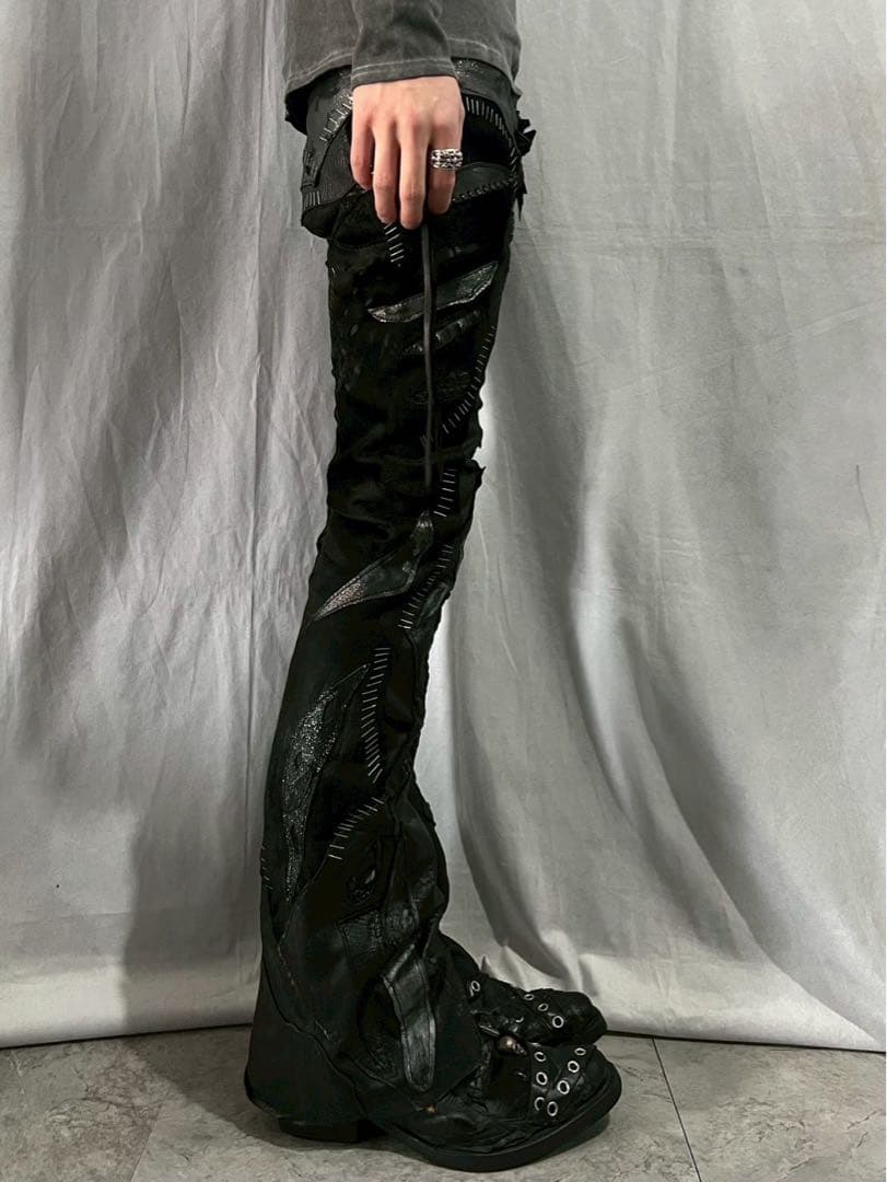 パンツ \"1vfudie\" S09-Panelled leather pants
