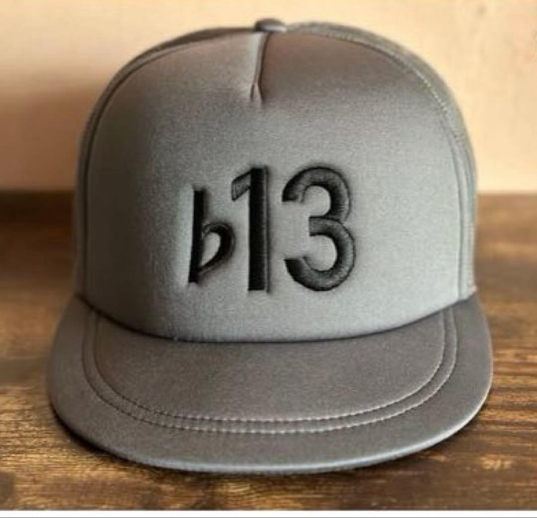 FLAT THIRTEEN Short-brimmed cap グレイ