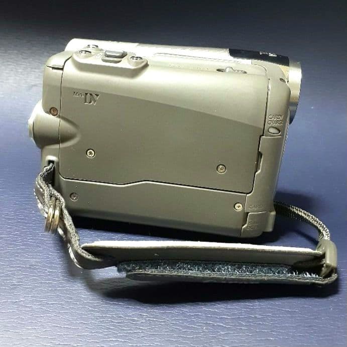 Canon FV M300 デジタルビデオカメラ 本体 ケース付き　シルバー