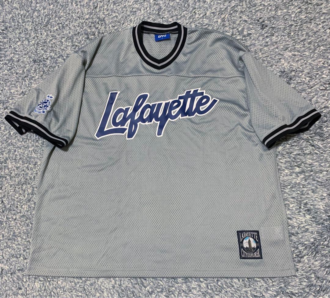 トップス LFYT SCRIPT LOGO FOOTBALL TEE