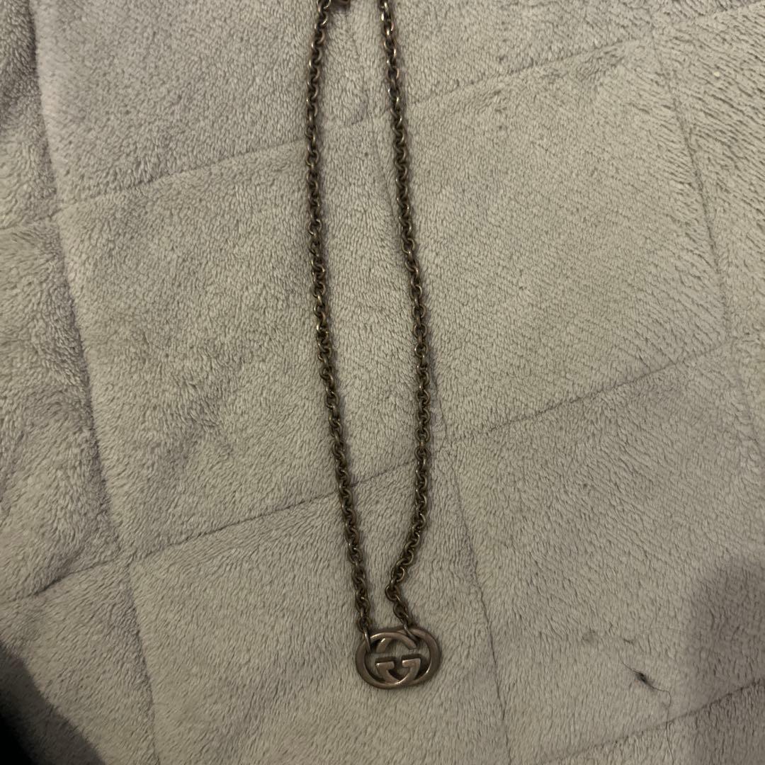 Gucci シルバー ロゴネックレス