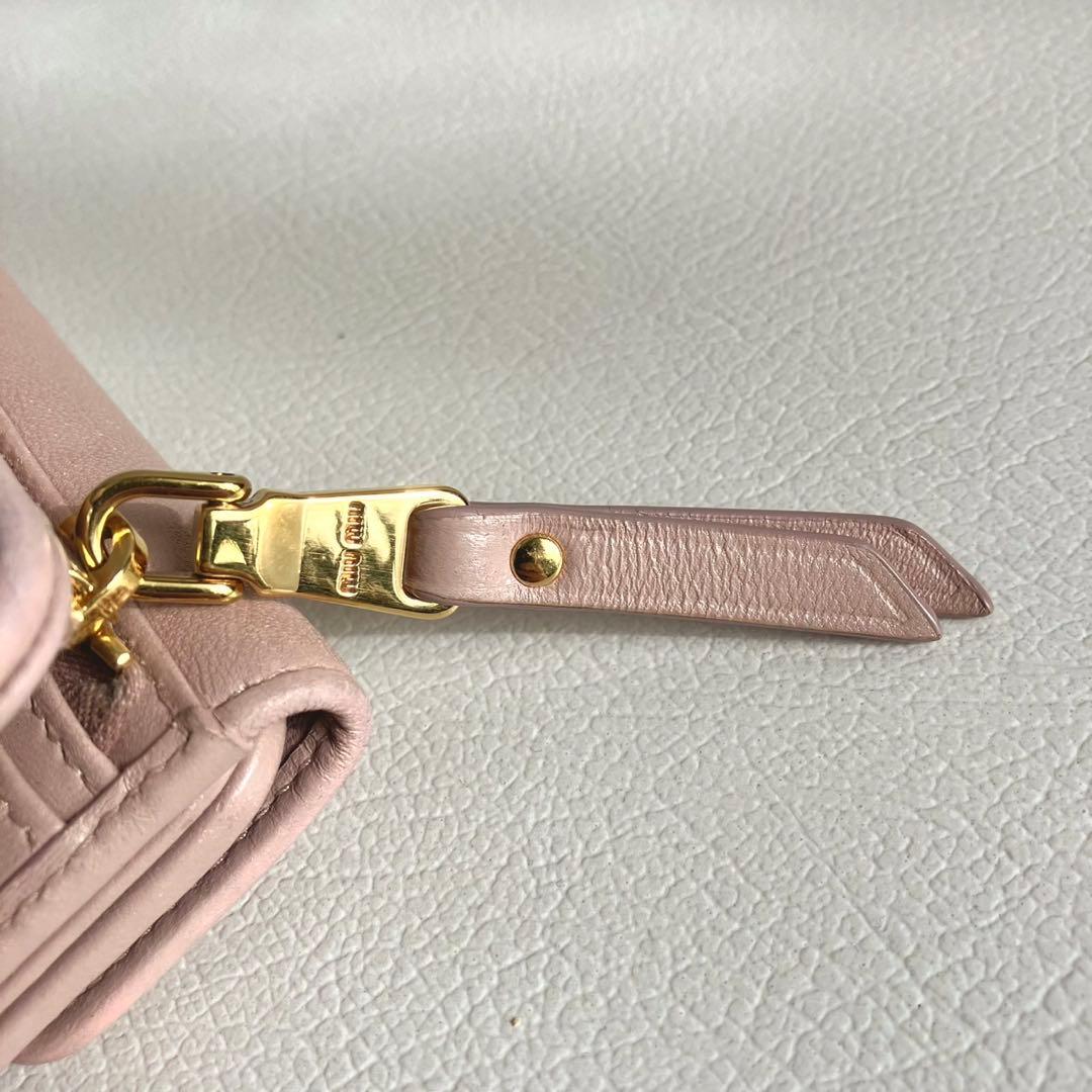 RFID搭載 MIUMIU 3つ折り財布 マテラッセ ロゴ レザー ピンク