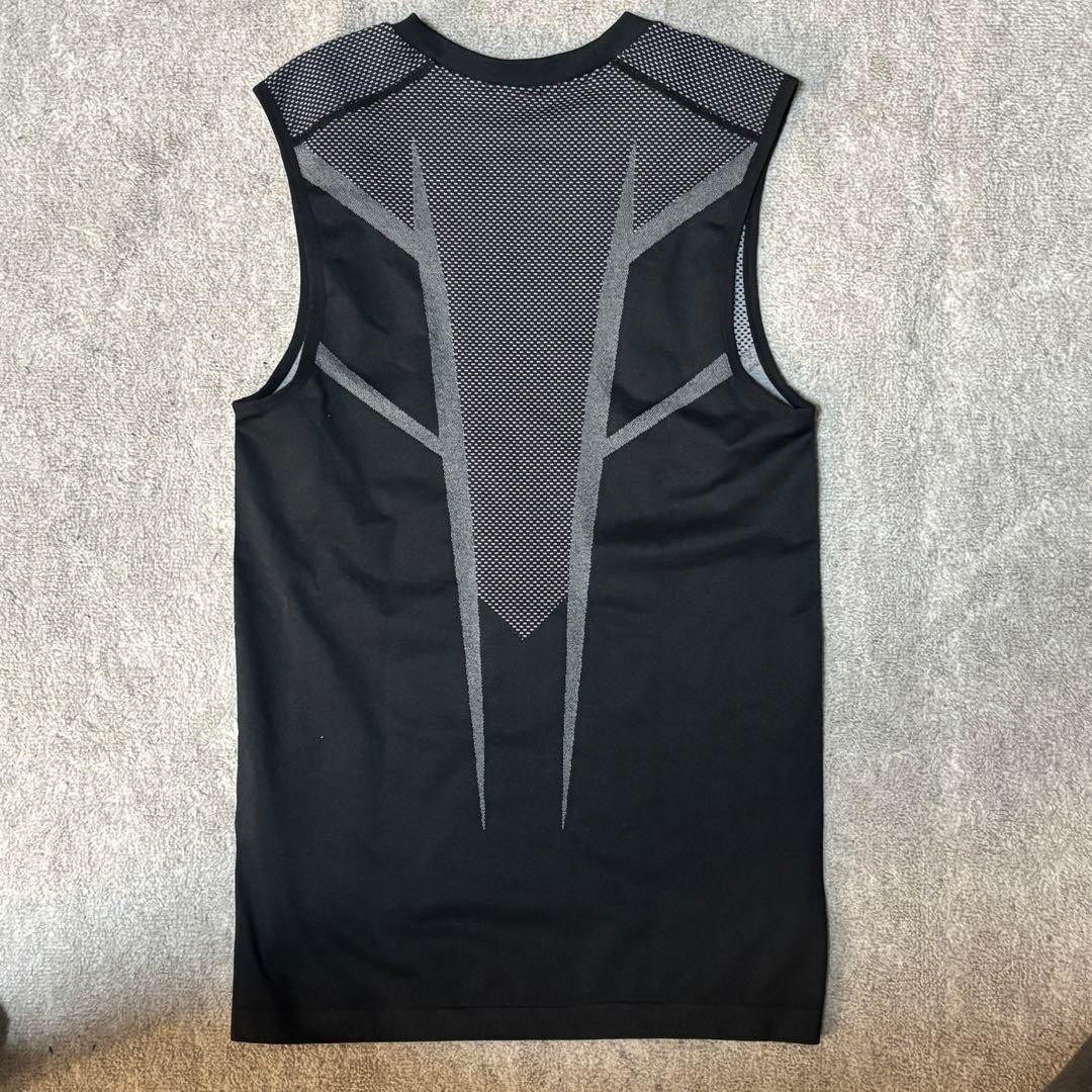 トップス  onyx v5 tank grey