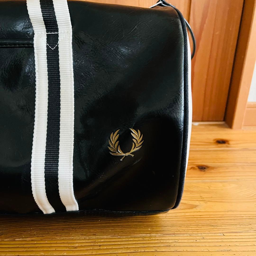 Fred Perry Bag ボストンバッグ 黒 白 ショルダー ドラム